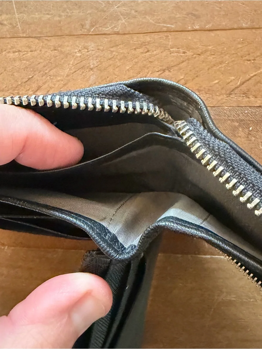 Champs Black RFID Zip Card Wallet